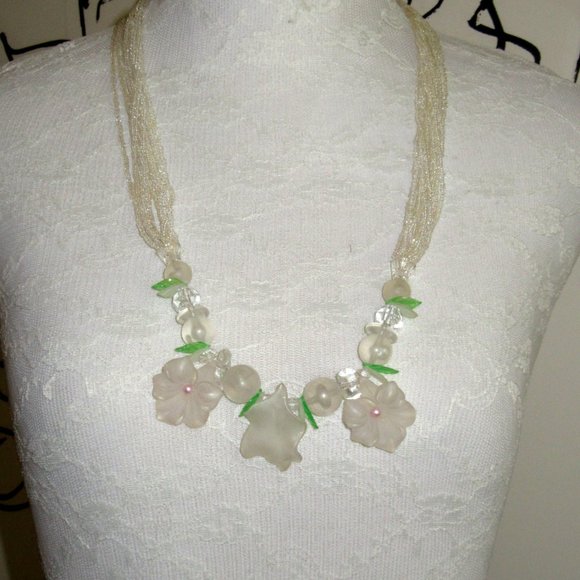 Clear frosted lucite multi strand seed beaded 28" necklace - opaque lei flowers - Picture 4 of 11